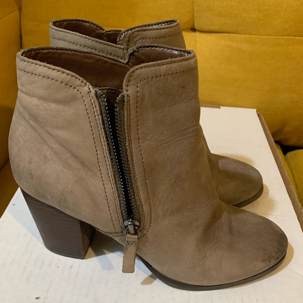 Aldo Emely High Heeled Ankle Boots in Gray Size 8.5